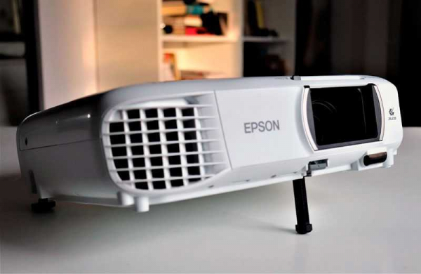 Обзор Epson EH-TW750: яркого домашнего проектора Full HD