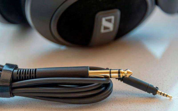 Обзор Sennheiser HD 569: стильные и недорогие наушники с хорошим звучанием