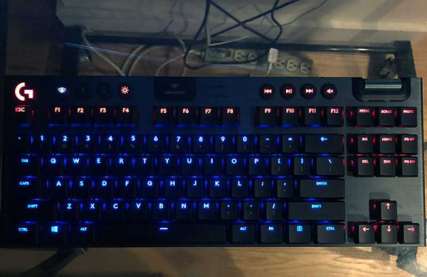 Обзор Logitech G915 TKL: компактной и роскошной игровой клавиатуры