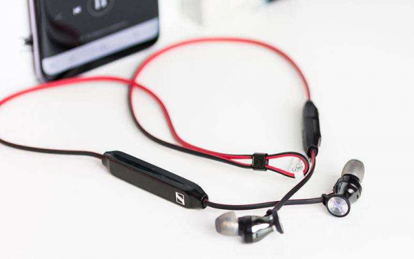 Обзор Sennheiser Momentum Free — Наушники для тех, кто ищет свободу, а не бас