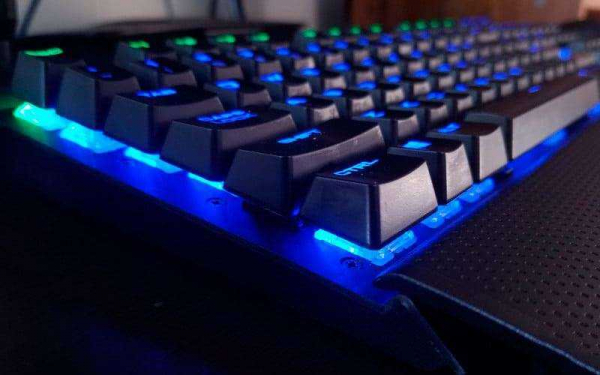 Обзор Corsair K70 RGB Rapidfire: быстрая и настраиваемая клавиатура для геймеров