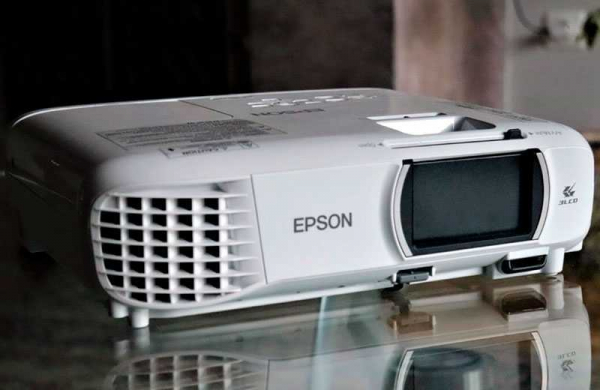 Обзор Epson EH-TW750: яркого домашнего проектора Full HD