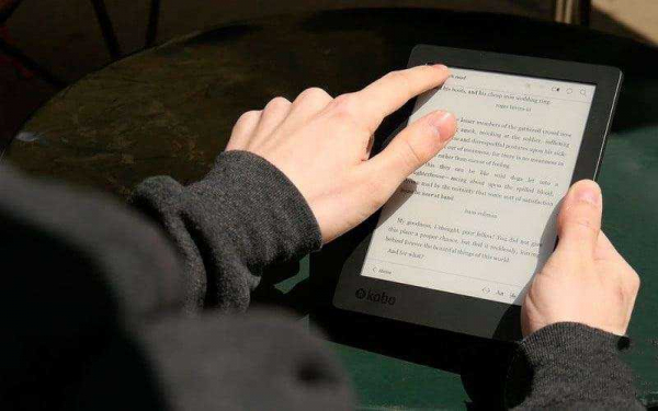 Обзор Kobo Aura H2O Edition 2 — Обновлённой и популярной электронной читалки