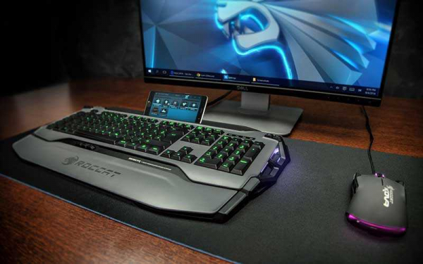 Тестирование Roccat Skeltr – Обзор игровой клавиатуры с возможностью писать на смартфоне