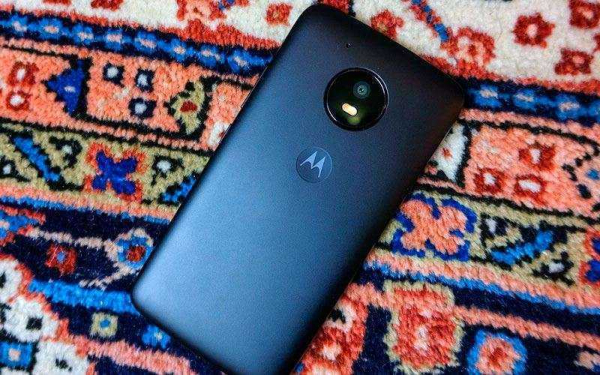 Отзыв на Moto E4 — Бюджетный телефон тоже может быть хорошим