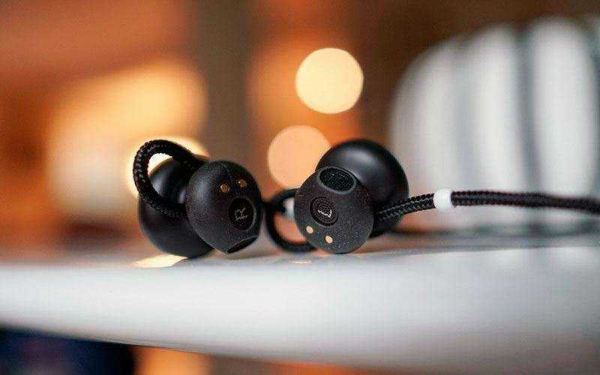 Обзор Google Pixel Buds — Умных беспроводных наушников с переводчиком