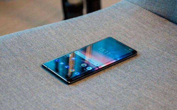 Флагман Nokia 8 Sirocco — Обзор неудобного смартфона с рамой из стали