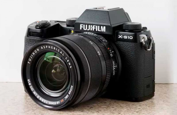 Обзор Fujifilm X-S10: маленькой камеры с большими преимуществами