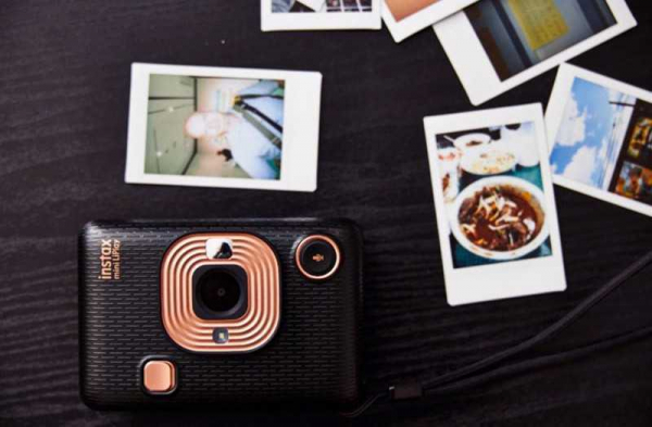 Обзор Fujifilm Instax Mini LiPlay: фотокамера для мгновенного фото