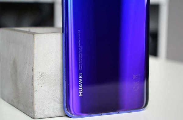 Обзор телефона Huawei Nova 3 отличного со всех сторон