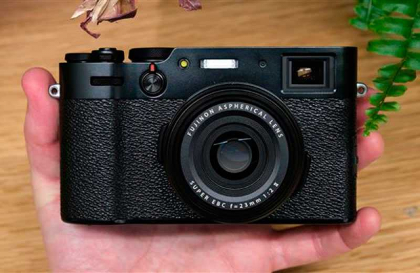 Обзор Fujifilm X100V: фотокамера получила новый объектив и наклонный экран