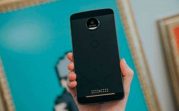 Модульный Motorola Moto Z и Moto Z Force, но и они имеют недостатки – Обзор смартфонов