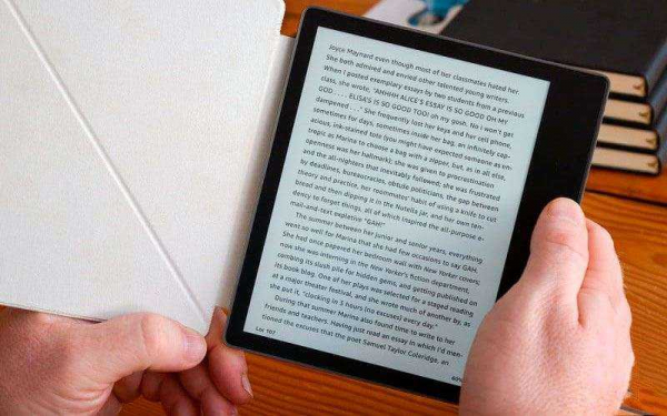 Обзор Amazon Kindle Oasis (2017) — Водонепроницаемая читалка с полезными особенностями